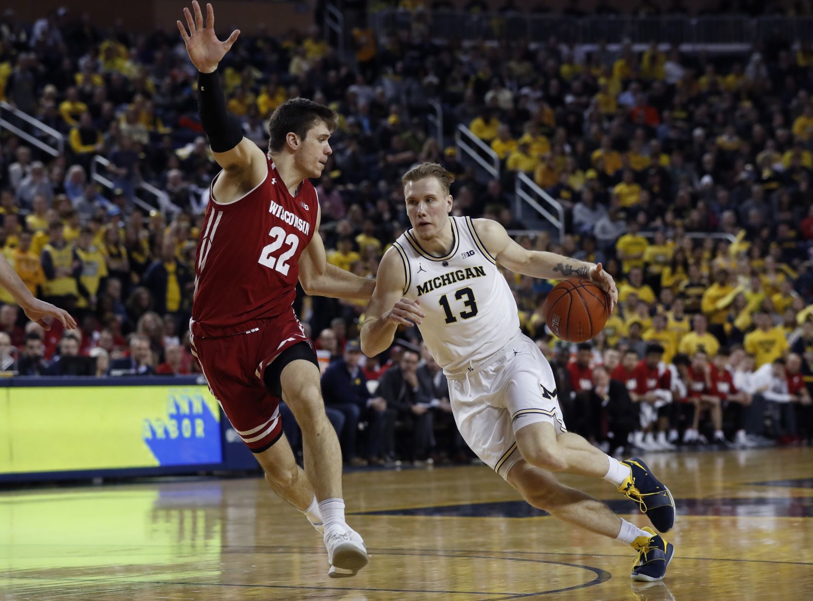 No. 7 Wolverines 61, No. 19 Badgers 52